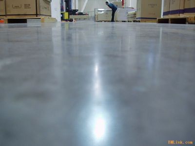 東莞混凝土密封固化劑 宇邦地坪材料，專業(yè)生產(chǎn)供應(yīng)商的品牌實(shí)力